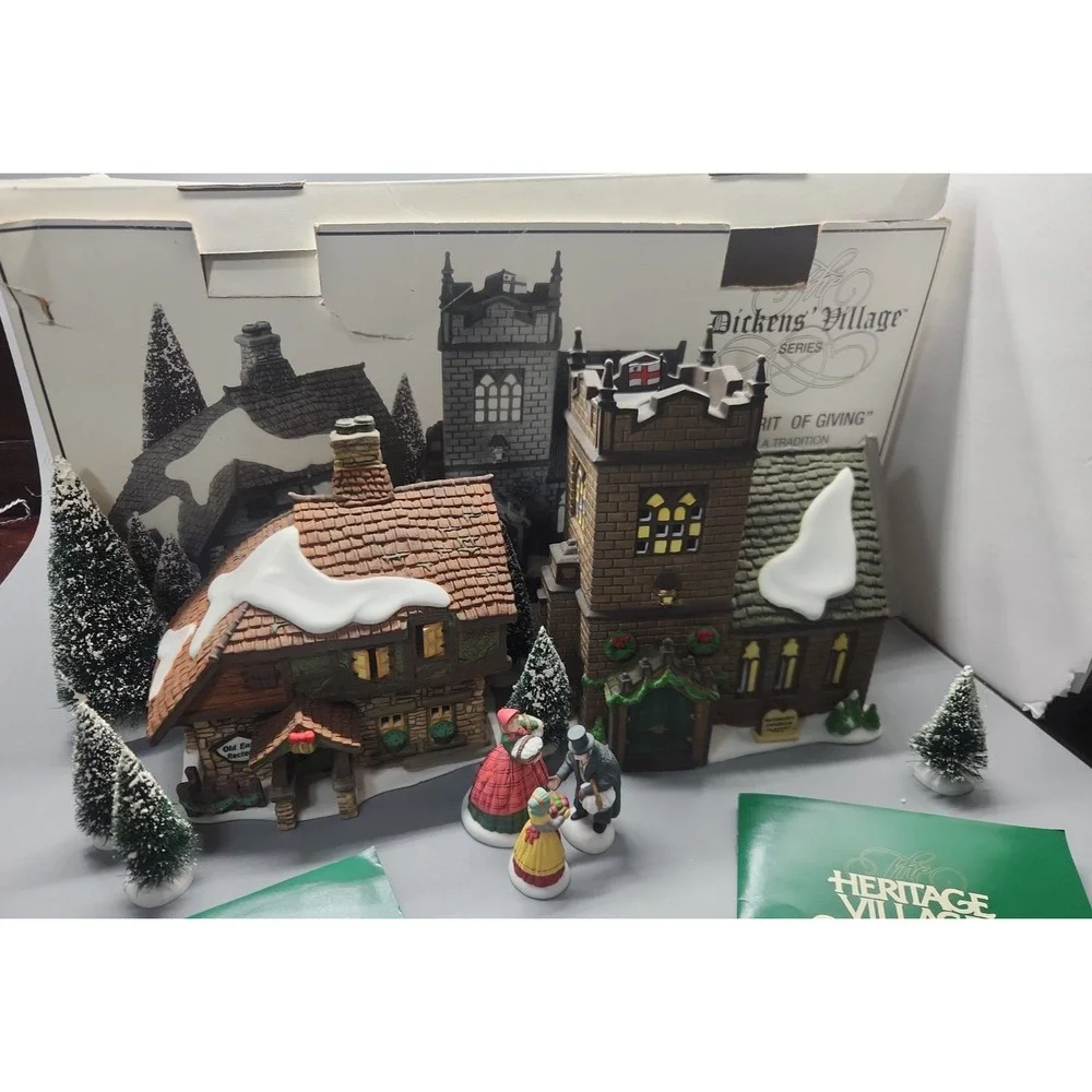 Dept 56 Dickens Village Start a Tradition 58322 The Spirit of Giving CHRISTMAS